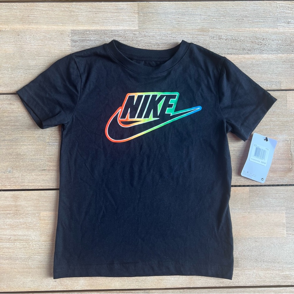 NWT Nike Swoosh Black Short Sleeve TShirt, Size 7